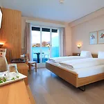 Hotel Lodge, Pool & Garden Retreat
