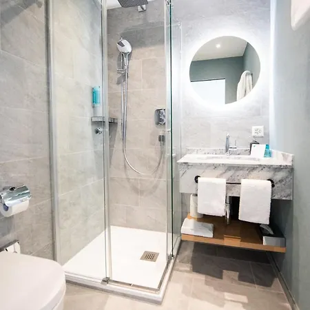 Lodge, Pool & Garden Retreat Szálloda