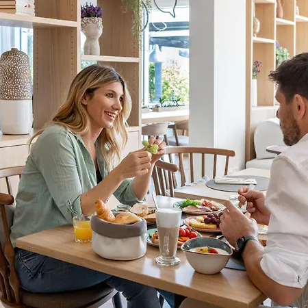 Hotel Lodge, Pool & Garden Retreat 3*