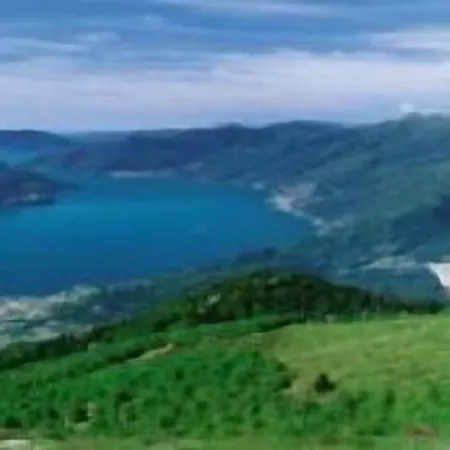 Lodge, Pool & Garden Retreat Szálloda Ascona