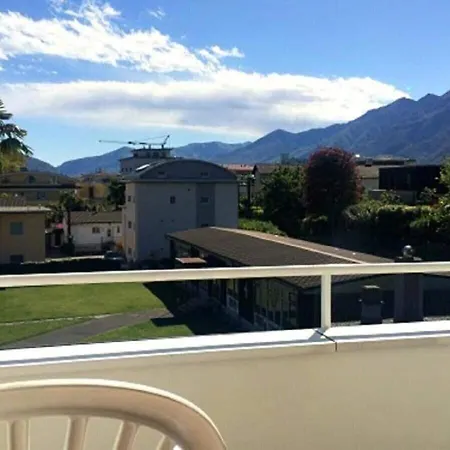 Lodge, Pool & Garden Retreat