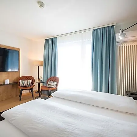 Lodge, Pool & Garden Retreat Ascona