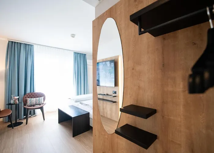 Lodge, Pool & Garden Retreat 아스꼬나