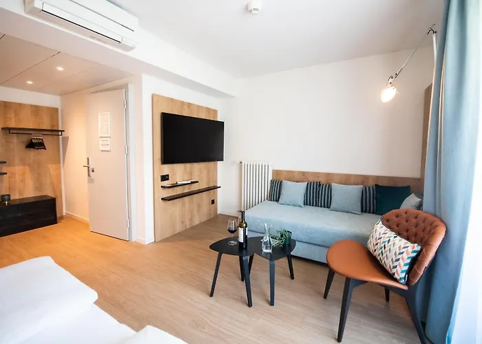 Lodge, Pool & Garden Retreat 아스꼬나