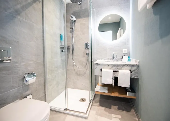 Lodge, Pool & Garden Retreat Hotel