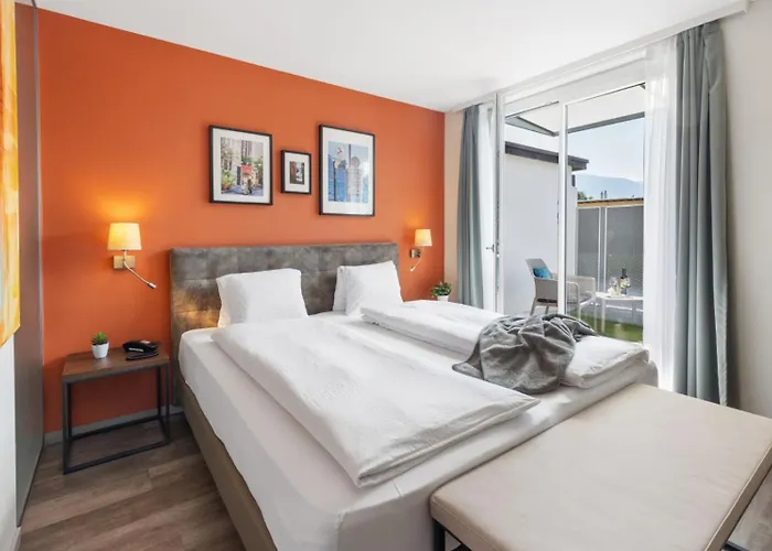 Lodge, Pool & Garden Retreat 3* 아스꼬나