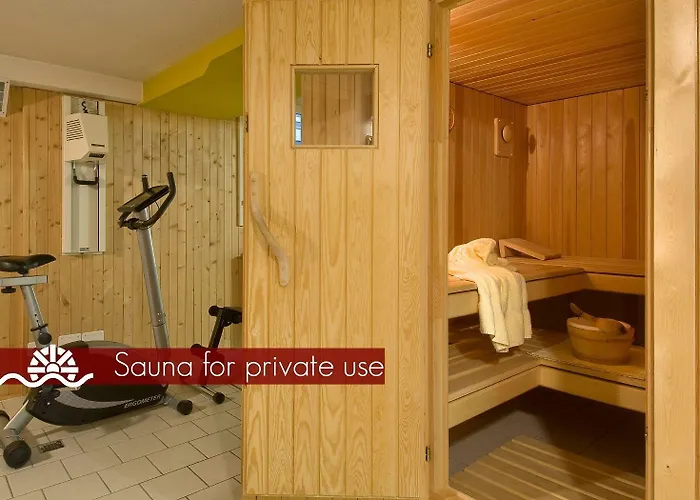 Lodge, Pool & Garden Retreat 호텔 3*