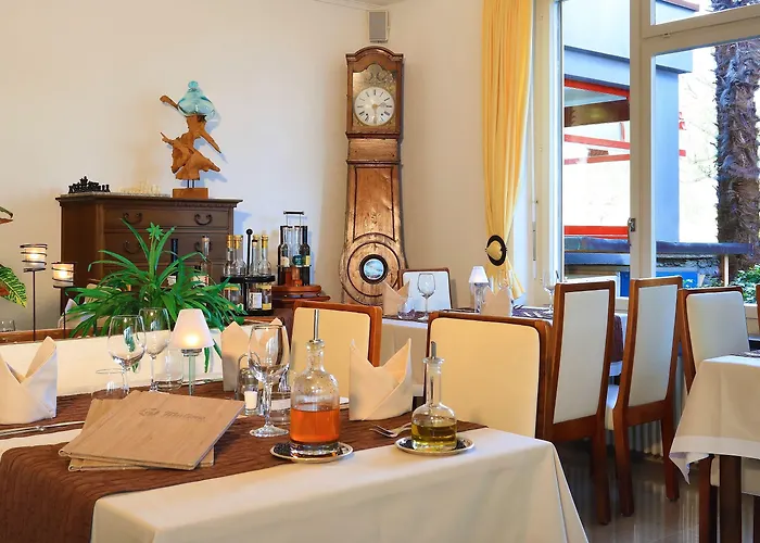 Lodge, Pool & Garden Retreat Hotel 3*