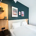 Lodge, Pool & Garden Retreat