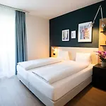 Lodge, Pool & Garden Retreat 3* 阿斯科纳