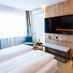 Lodge, Pool & Garden Retreat 酒店 阿斯科纳