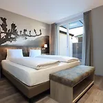 Lodge, Pool & Garden Retreat 酒店