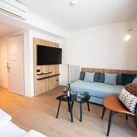 Lodge, Pool & Garden Retreat Ascona