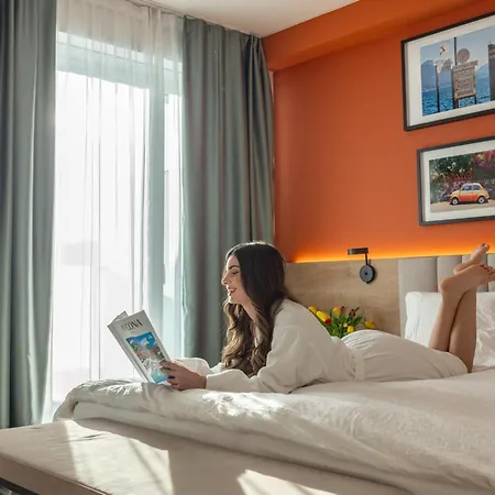 Lodge, Pool & Garden Retreat 호텔