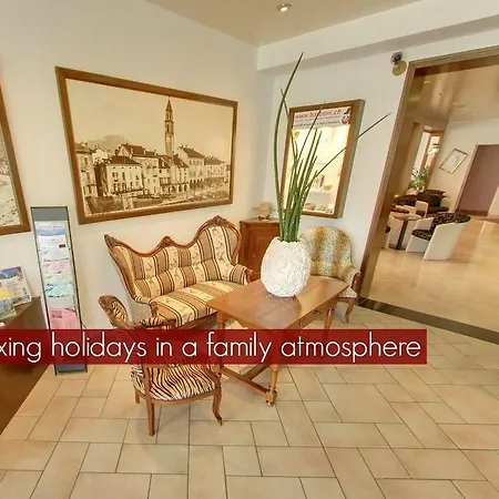 Lodge, Pool & Garden Retreat 3*