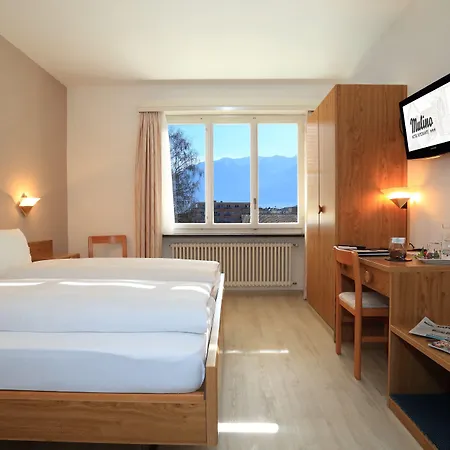 Hotel Lodge, Pool & Garden Retreat