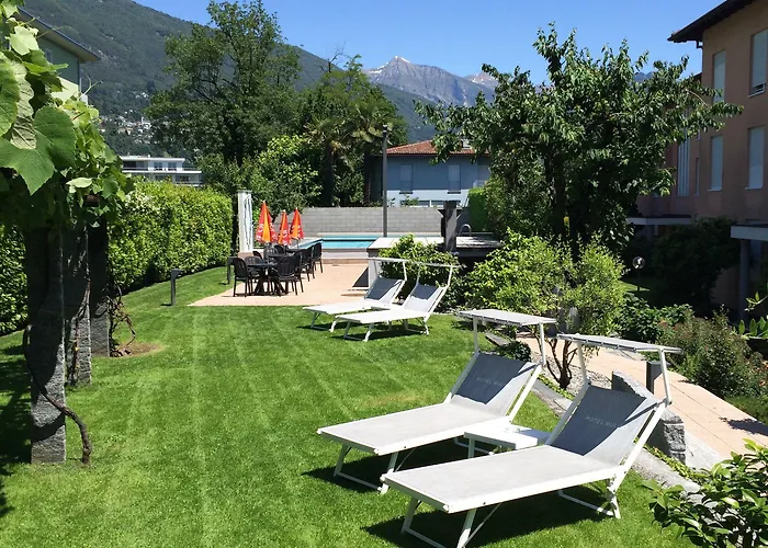 Lodge, Pool & Garden Retreat 호텔 아스꼬나