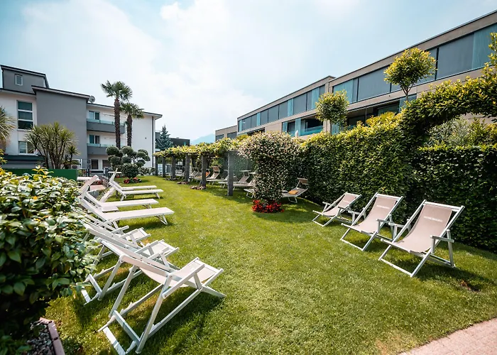 호텔 Lodge, Pool & Garden Retreat 3*